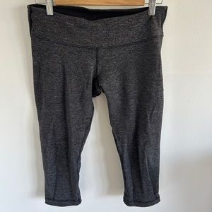 Lulu reversible capri leggings, grey stripe/black